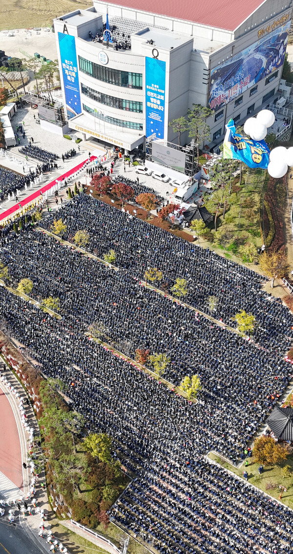 지난달 30일 신천지예수교 증거장막성전(신천지예수교회) 맛디아지파 청주교회에서 시온기독교선교센터 115기 연합 수료식이 진행된 가운데 수료식 시작에 앞서 수료생들이 자리해 있다. (제공: 신천지예수교 증거장막성전) ⓒ천지일보 2024.11.03.