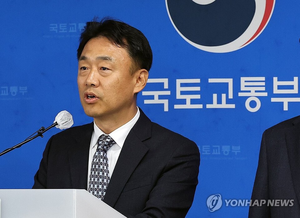 이상주 국토교통부 국토도시실장이 27일 정부세종청사 국토교통부 기자실에서 1기 신도시 선도지구 선정 결과를 발표하고 있다. 2024.11.27. (출처: 연합뉴스)