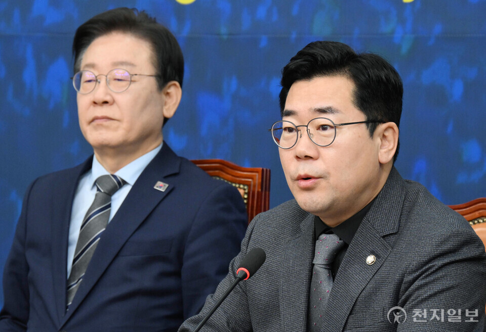 [천지일보=박준성 기자] 더불어민주당 박찬대 원내대표가 8일 서울 여의도 국회에서 열린 최고위원회의에서 발언을 하고 있다. ⓒ천지일보 2024.11.08.