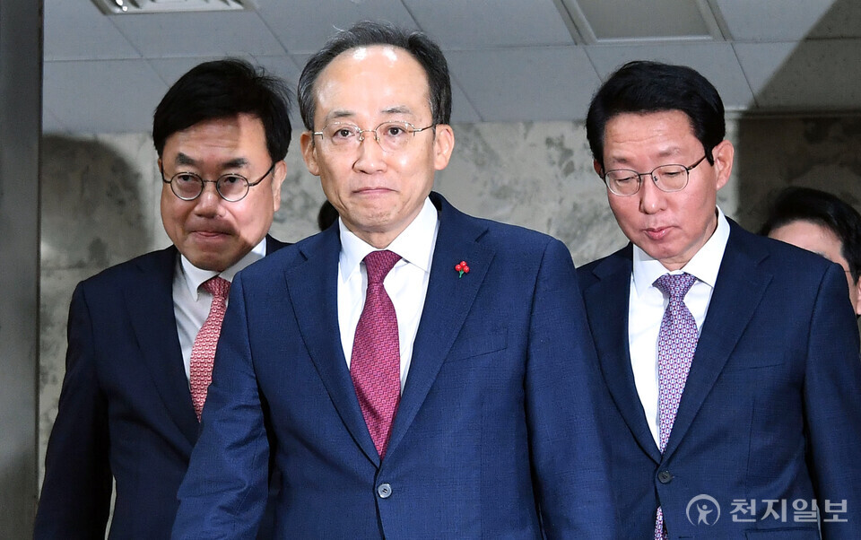 [천지일보=박준성 기자] 국민의힘 추경호 원내대표가 3일 서울 여의도 국회에서 열린 원내대책회의에 참석하고 있다. ⓒ천지일보 2024.12.03.