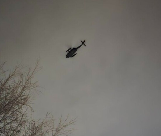 [천지일보=김빛이나 기자] 윤석열 대통령이 3일 비상 계엄을 선포한 가운데 국회 상공에서 헬기가 이동하고 있다. (독자제공) ⓒ천지일보 2024.12.04.