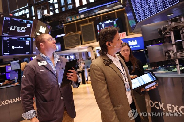 미국 뉴욕증시 트레이더들. (출처: 연합뉴스)