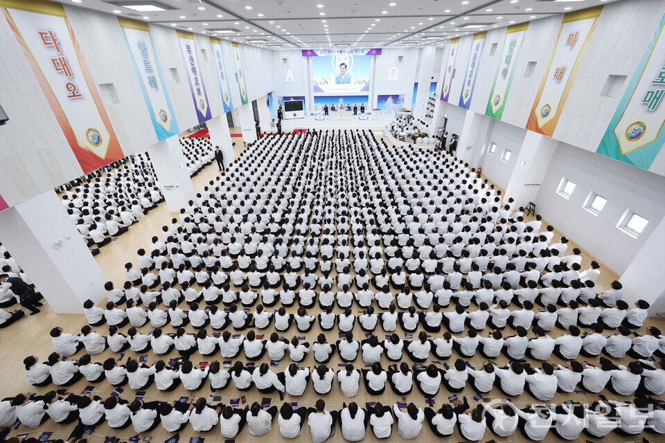 [천지일보=남승우 기자] 15일 전북 군산시 도마지파 군산교회에서 ‘군산 2024 신천지 말씀 대성회’가 진행되고 있다. ⓒ천지일보 2024.12.15.