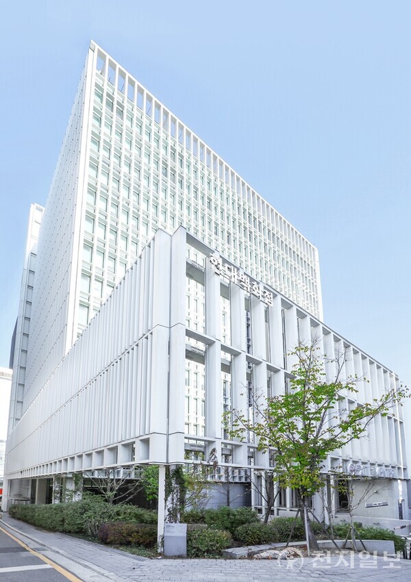 현대배화점 본사 사옥 전경. (제공 : 현대백화점그룹) ⓒ천지일보 2025.01.06.