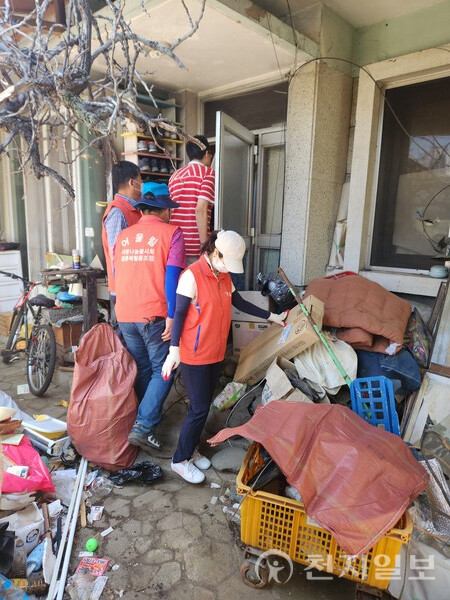 주거 편의 대청소. (제공: 광주광역시) ⓒ천지일보 2025.01.15.
