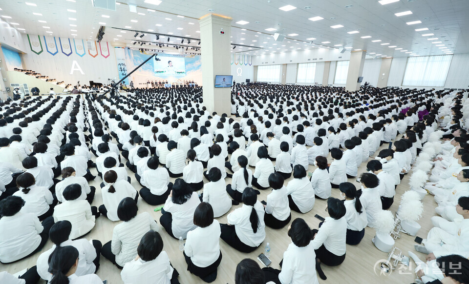 [천지일보=박준성 기자] 신천지예수교 증거장막성전 이만희 총회장이 15일 충북 흥덕구 신천지 청주교회에서 열린 ‘신천기 42년 유월절 기념예배 및 제41차 정기총회’에서 말씀을 전하고 있다.ⓒ천지일보 2025.01.15.