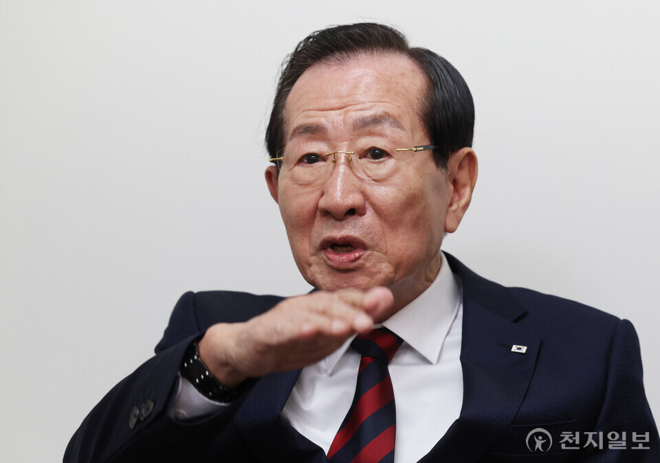 [천지일보=남승우 기자] 전(前) 고검장·국민고충처리위원장, 현(現) 변호사, 시인인 주광일 박사가 최근 서울 용산구 천지일보 본사에서 본지와의 인터뷰를 진행하고 있다. ⓒ천지일보 2025.02.12.