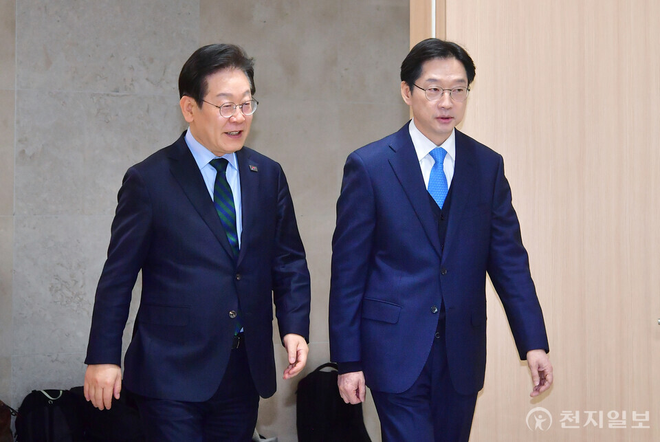 [천지일보=박준성 기자] 더불어민주당 이재명 대표가 13일 오후 서울 여의도 국회에서 김경수 전 경남지사와 회동하고 있다. ⓒ천지일보 2025.02.13.