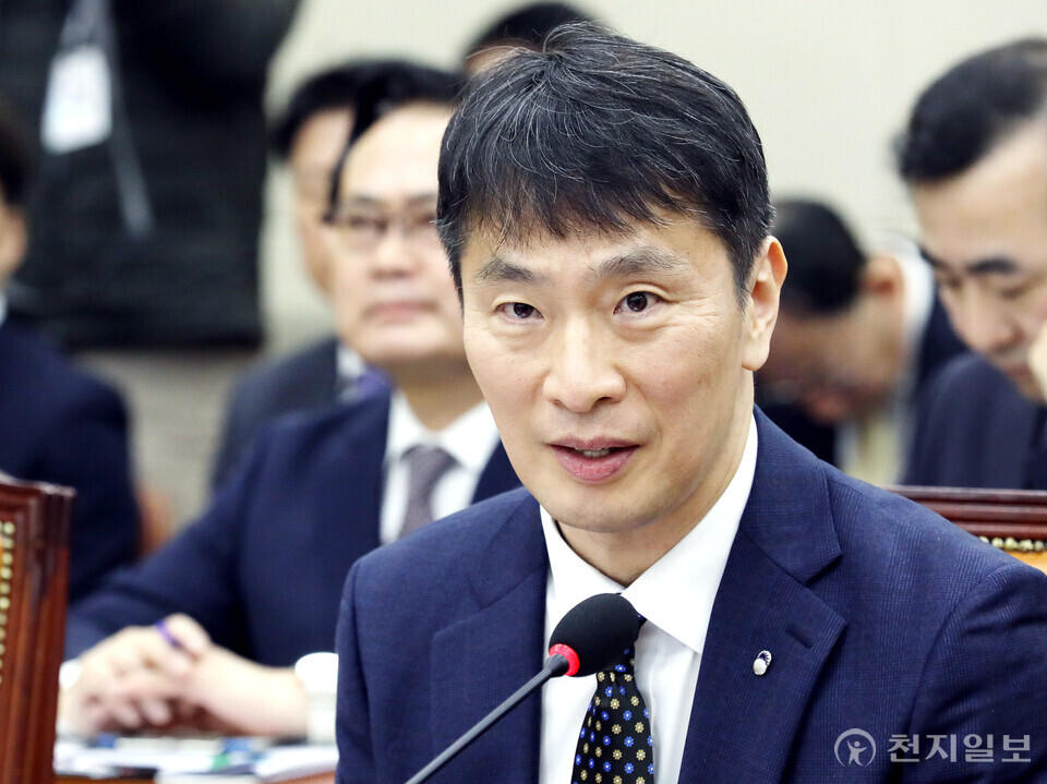 [천지일보=박준성 기자] 이복현 금융감독원장이 18일 서울 여의도 국회에서 열린 정무위원회 전체회의에서 의원 질의에 답변하고 있다. ⓒ천지일보 2025.02.18.