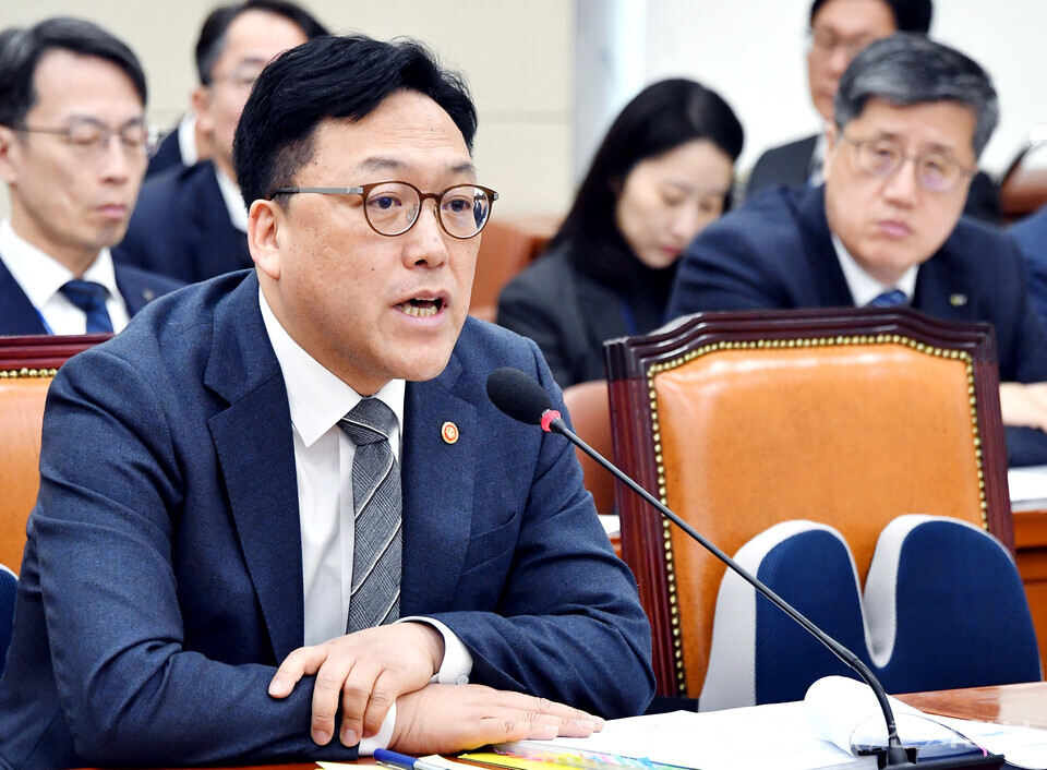 [천지일보=박준성 기자] 김병환 금융위원장이 18일 서울 여의도 국회에서 열린 정무위원회 전체회의에서 의원 질의에 답변하고 있다. ⓒ천지일보 2025.02.18.
