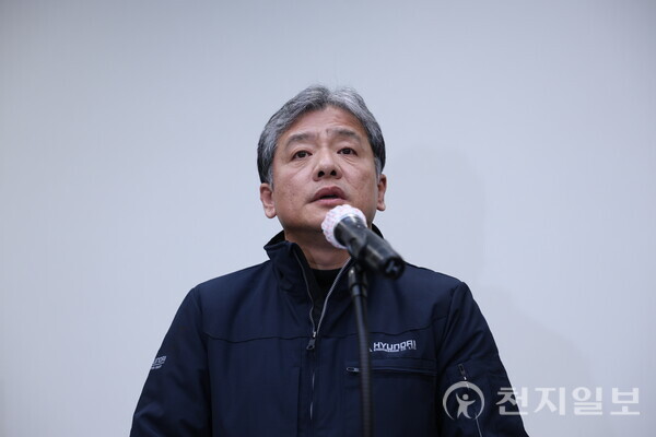 [천지일보=이재빈 기자] 현대엔지니어링 주우정 대표가 28일 서울 종로구 계동 현대엔지니어링 본사에서 열린 서울세종고속도로 건설 현장 붕괴 사고 언론 브리핑에서 질의에 응답하고 있다. ⓒ천지일보 2025.02.28.