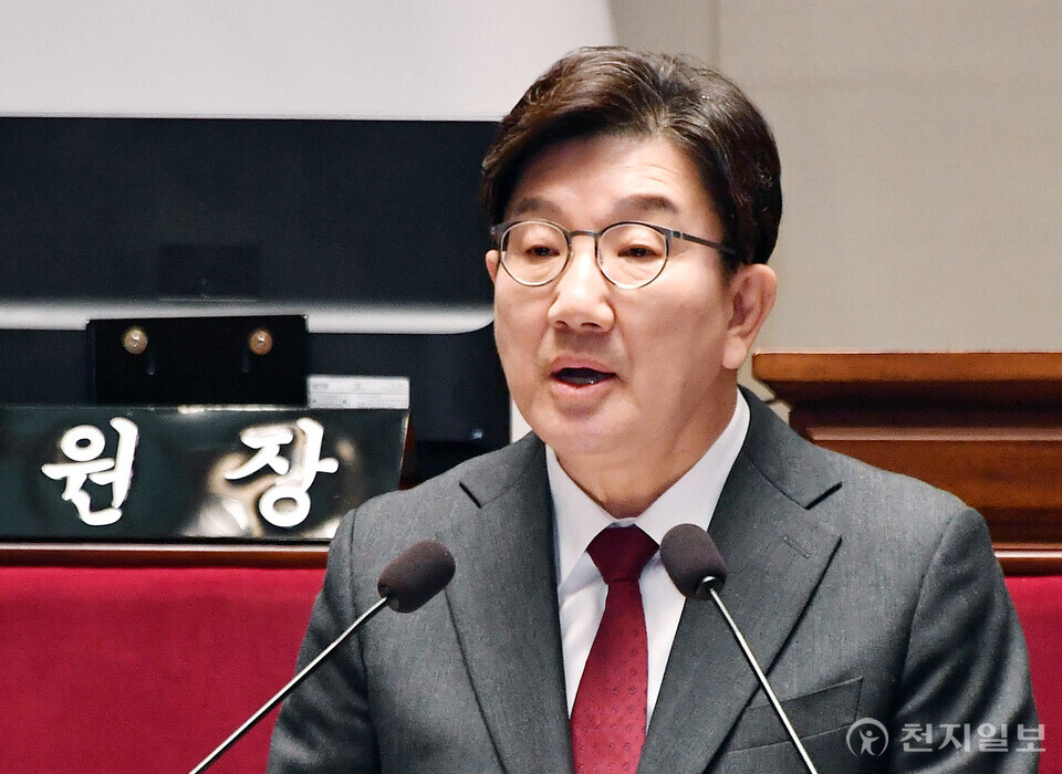 [천지일보=박준성 기자] 국민의힘 권성동 원내대표가 2일 서울 여의도 국회에서 열린 의원총회에서 발언하고 있다.ⓒ천지일보 2025.04.02.