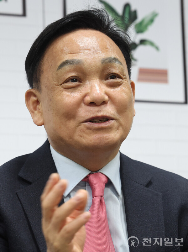 [천지일보=남승우 기자] 포토블루 박수홍 대표가 본지와 인터뷰를 진행하고 있다. ⓒ천지일보 2025.04.23.