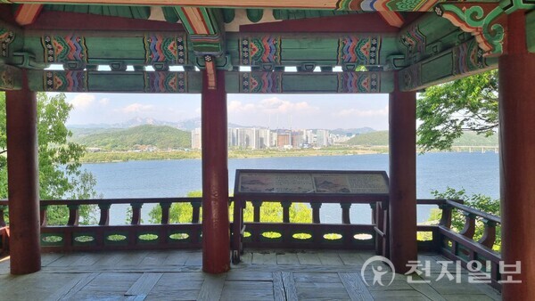 [천지일보 서울=송연숙 기자] 소악루에서 바라본 한강. ⓒ천지일보 2025.05.11.