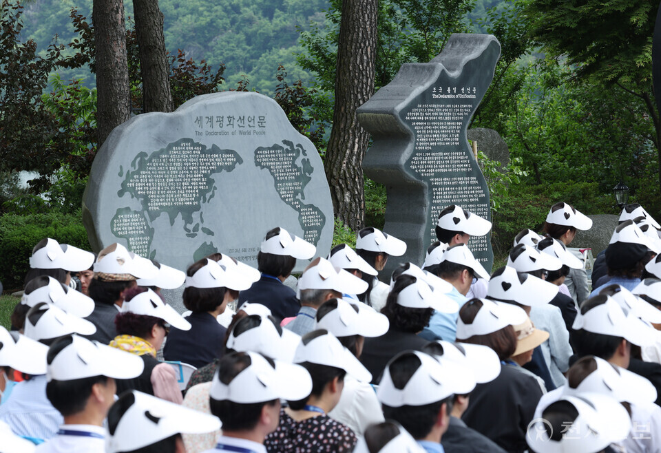 [천지일보=박준성 기자] 17일 경기 청평 신천지 평화연수원에서 목회자를 대상으로 열린 ‘계시성취 실상증거 신천지 말씀대성회’에 참석한 목회자들이 이만희 총회장의 강연을 듣고 있다. ⓒ천지일보 2025.05.17.