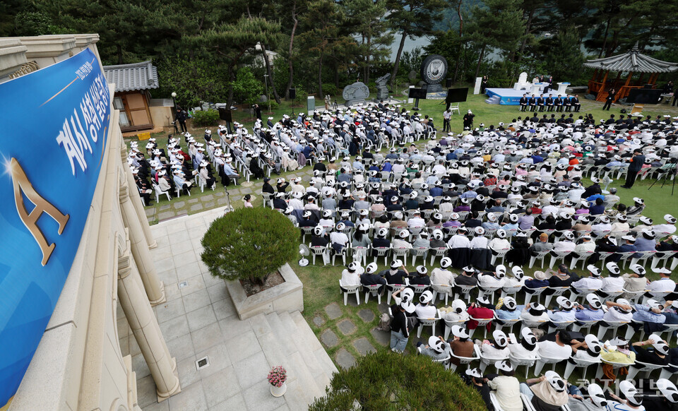 [천지일보=박준성 기자] 신천지예수교 증거장막성전(신천지예수교회) 이만희 총회장이 17일 경기 청평 신천지 평화연수원에서 목회자를 대상으로 열린 ‘계시성취 실상증거 신천지 말씀대성회’에서 강연하고 있다.ⓒ천지일보 2025.05.17.