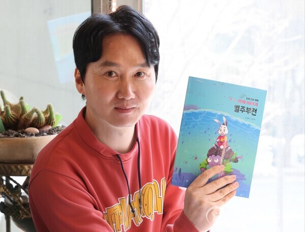 출판사 와이앤북스(Y&Books)의 김용보 대표. (제공: 김용보 대표) ⓒ천지일보 2025.05.19.