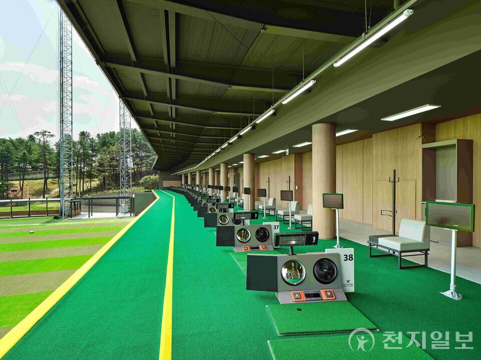 워커힐 호텔앤리조트가 국내 호텔 최초로 프리미엄 골프 연습장 ‘워커힐 골프클럽’을 21일 오픈하고 골프를 중심으로 한 올인원 프리미엄 골프 라이프 플랫폼을 선보인다. (제공: 워커힐 호텔앤리조트) ⓒ천지일보 2025.06.24.