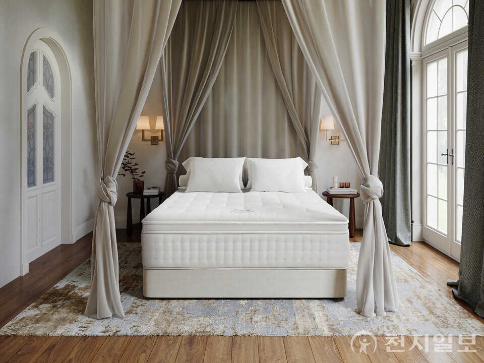 신세계까사 마테라소 헤리티지 컬렉션 매트리스 에보니. (제공: 신세계까사) ⓒ천지일보 2025.07.24.