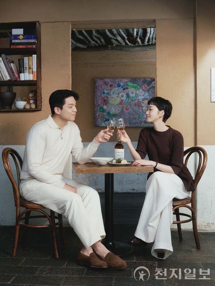 셰프 안성재(왼쪽)와 배우 김고은. (제공: 발베니) ⓒ천지일보 2025.07.25.