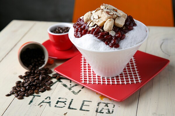 빙수와 커피. (출처: 게티이미지뱅크)