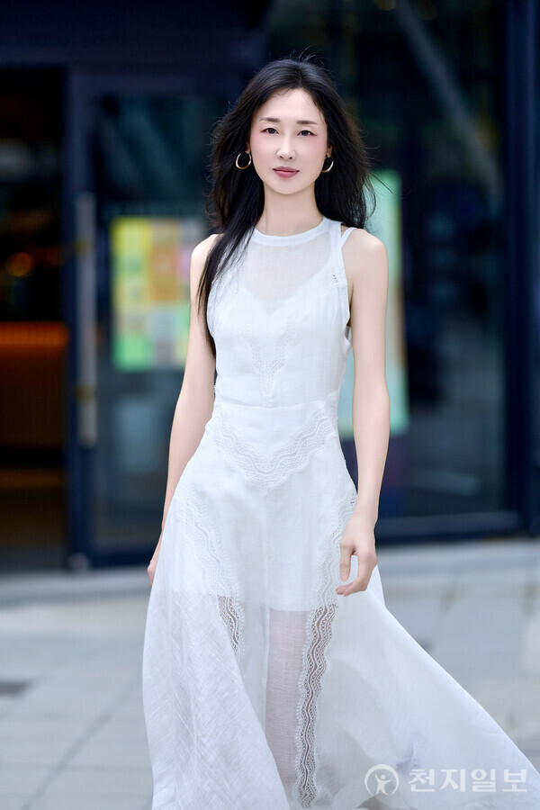 [천지일보=원민음 기자] 써미트 포럼 모델 박혜연씨가 워킹을 하고 있다. ⓒ천지일보 2025.08.12.