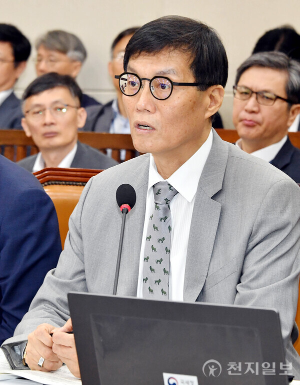 [천지일보=박준성 기자] 이창용 한국은행 총재가 19일 서울 여의도 국회에서 열린 기획재정위원회 전체회의에서 의원 질의에 답하고 있다.ⓒ천지일보 2025.08.19.