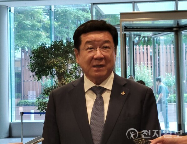 [천지일보=김정필 기자] 이찬희 삼성 준법감시위원회(준감위) 위원장이 26일 오후 서울 서초구 삼성생명 사옥에서 열린 준감위 정례회의에 참석하고 있다. ⓒ천지일보 2025.08.26.