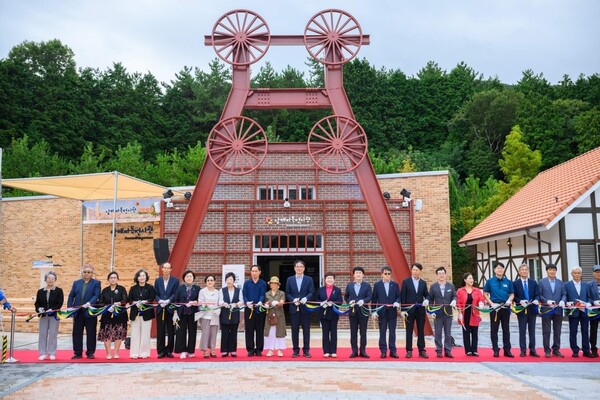 파독전시관 리모델링 준공식(제공=남해군) ⓒ천지일보 2025.09.11.