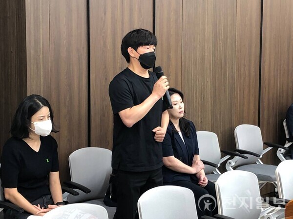 [천지일보 충북=김홍진 기자] 15일 충북도의회에서 열린 오송참사 국정조사 현장 조사에서 오송참사 생존자가 발언하고 있다. ⓒ천지일보 2025.09.15.