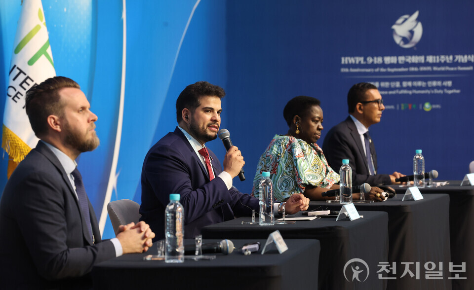 [천지일보=남승우 기자] 18일 충북 청주에서 ㈔하늘문화세계평화광복(HWPL, 대표 이만희) 주최로 열린 9.18 만국회의 제11주년 기념 ‘2025 HWPL 지구촌 평화 지도자 콘퍼런스’에서 LP 프로그램 패널 토크가 진행되고 있다. ⓒ천지일보 2025.09.18.