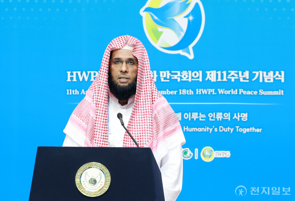 [천지일보=박준성 기자] 18일 충북 청주에서 국제평화 NGO ㈔하늘문화세계평화광복(HWPL) 주최로 열린 ‘HWPL 세계 종교평화 아카데미’에서 에산 미르자(대전 이슬람센터) 이맘이 특별발제를 하고 있다.ⓒ천지일보 2025.09.18.