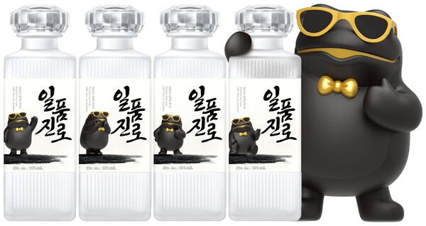 일품진로 블랙껍에디션 4종 연출 이미지. (제공: 하이트진로)