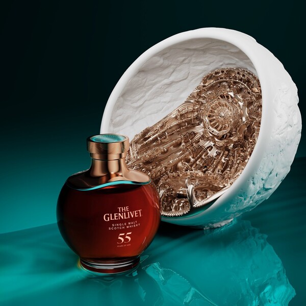 더 글렌리벳 싱글 몰트 스카치 위스키 55년산. (제공: 롯데백화점)