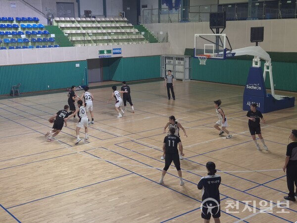경남 사천시청 여자농구단이 전국체전을 앞두고 훈련에 매진하고 있다. 사진은 시청 여자농구단이 훈련하고 있는 모습. (제공: 사천시청) ⓒ천지일보 2025.10.17.