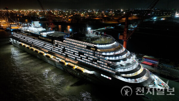 제주특별자치도가 추진하는 ‘제주 준모항 크루즈 체험단’ 모집에 1198팀2396명이 신청하며 경쟁률 100대1을 기록했다. 사진은 ‘아도라 매직시티호’ 모습. (제공: 제주특별자치도) ⓒ천지일보 2025.10.21.