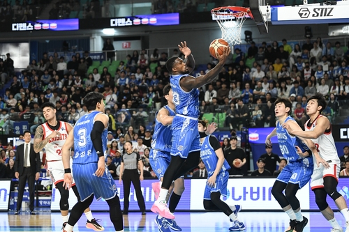 가스공사 퍼킨스가 슛을 날리고 있다. (출처:KBL)