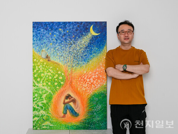 서현민 행정지원과 기록물관리 팀장이 ‘제23회 도솔미술대전’에서 서양화 부문 우수상을 수상했다. (제공: 천안시) ⓒ천지일보 2025.10.30.