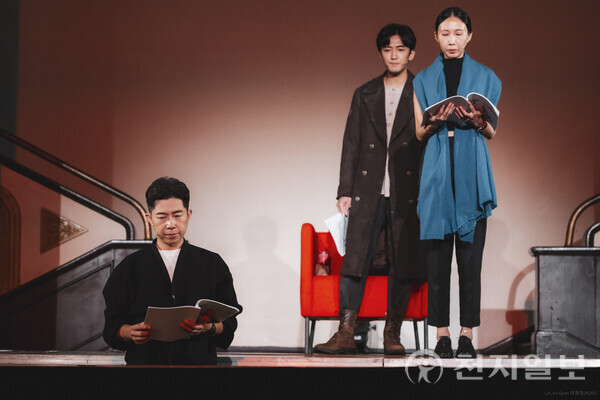 ‘빵야’ 대만 공연사진. 이번 타이베이 무대는 현지 창작진이 대본을 각색하고 9명의 대만 배우가 참여해 새로운 언어와 감각으로 작품을 재해석했다. (제공: C MUSICAL, (주)엠비제트컴퍼니) ⓒ천지일보 2025.10.31.