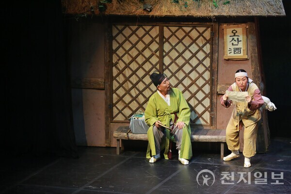 단 한 줄의 역사 기록에서 출발한 이야기는 치밀한 상상력과 따뜻한 감성이 더해져 1894년 조선의 풍격을 생생히 되살린다. (제공: 여성연극제) ⓒ천지일보 2025.11.02.