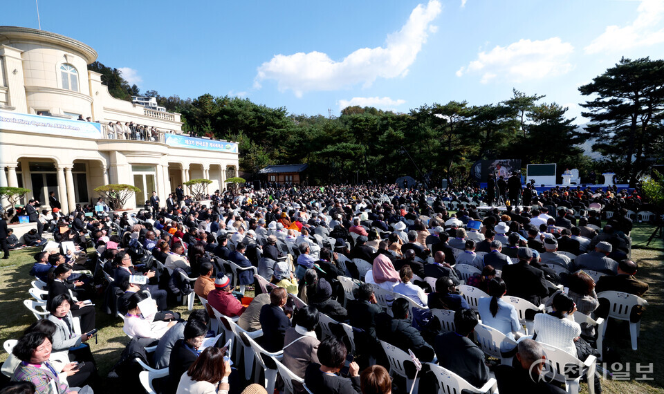[천지일보=박준성 기자] 1일 경기 청평 신천지 평화연수원에서 신천지예수교 증거장막성전 주최로 ‘제3기 만국초청 계시록 특강 종강식’이 진행되고 있다.ⓒ천지일보 2025.11.01.