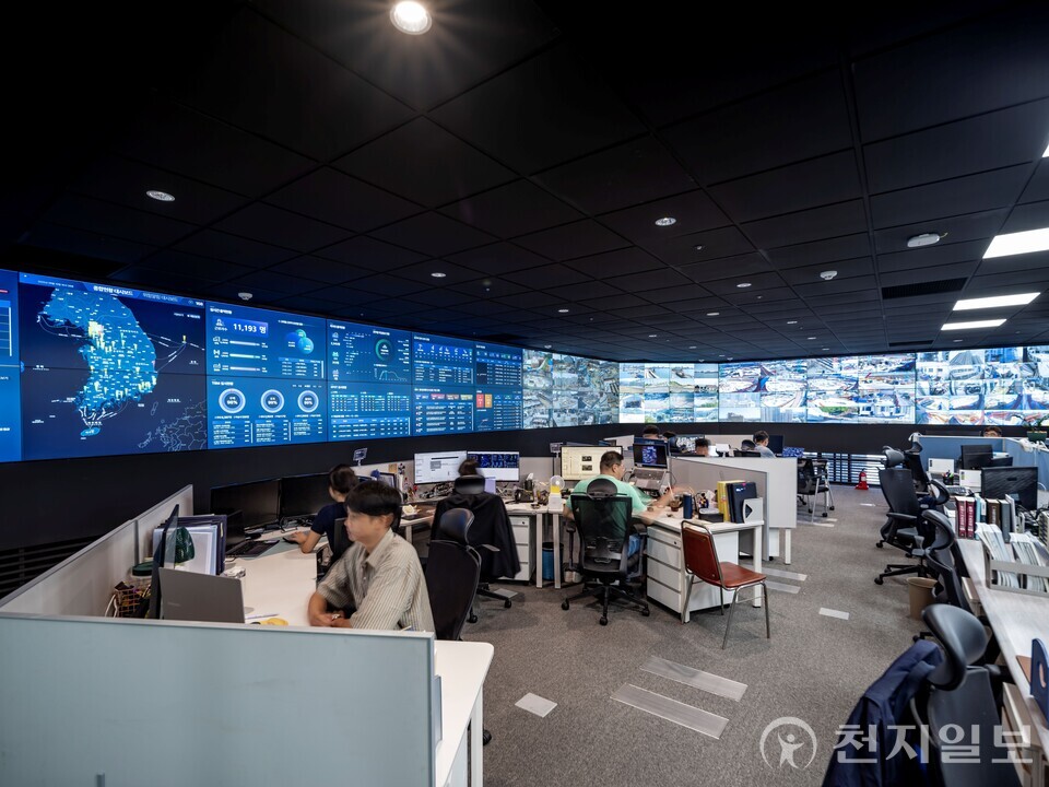 DL이앤씨 종합안전관제상황실. (제공: DL이앤씨) ⓒ천지일보 2025.11.04.