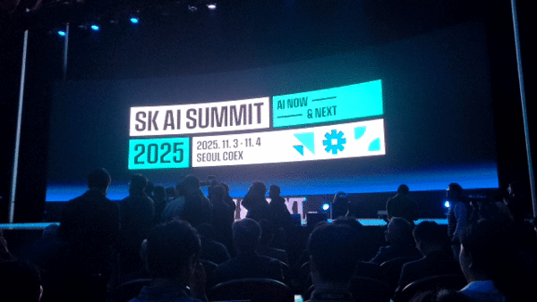 [천지일보=김정필 기자] 3일 서울 강남구 코엑스 오디토리움에서 열린 ‘SK AI 서밋 2025’ 키노트 세션에서 참석자들이 강연을 기다리고 있다. ⓒ천지일보 2025.11.03.