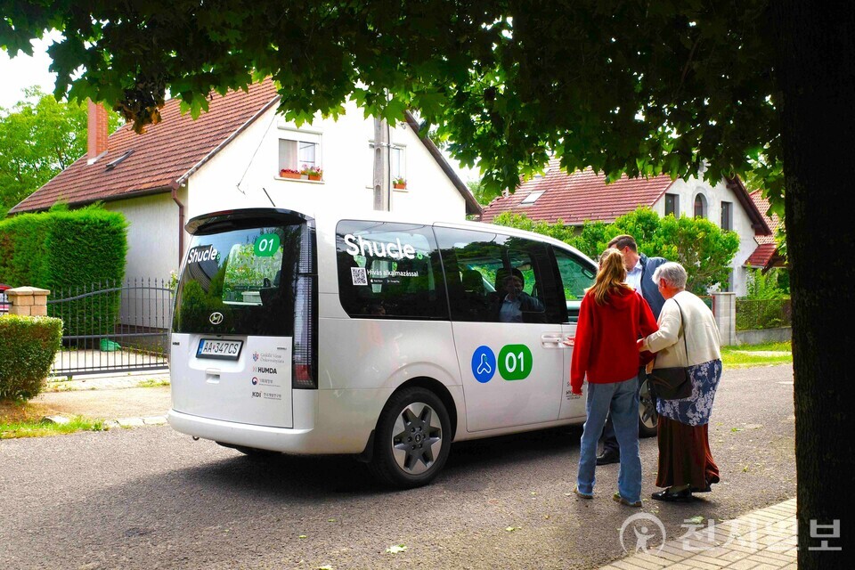 현대자동차와 기아의 수요응답교통 셔클이 헝가리에서 진행된 첫 해외 시범사업을 성공적으로 마무리했다고 5일 밝혔다. (제공: 현대차) ⓒ천지일보 2025.11.05.