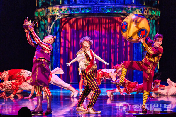 단순한 서커스를 넘어선 예술의 한 장르로 당당히 자리매김한 태양의서커스 ‘쿠자’는 12월 28일까지 잠실종합운동장 내 빅탑에서 공연된다. (제공: (주)마스트 인터내셔널) ⓒ천지일보 2025.11.09.