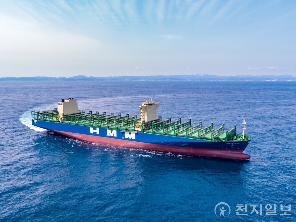 HD현대중공업이 건조해 지난 2024년 인도한 1만 3000TEU급 컨테이너 운반선의 시운전 모습. (제공: HD현대중공업) ⓒ천지일보 2025.11.10.