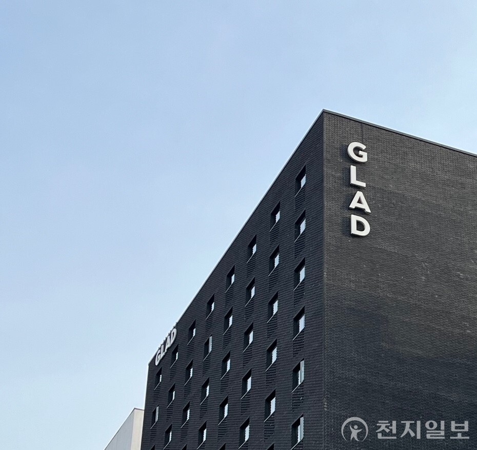 글래드 여의도 외관. (제공: DL이앤씨) ⓒ천지일보 2025.11.10.