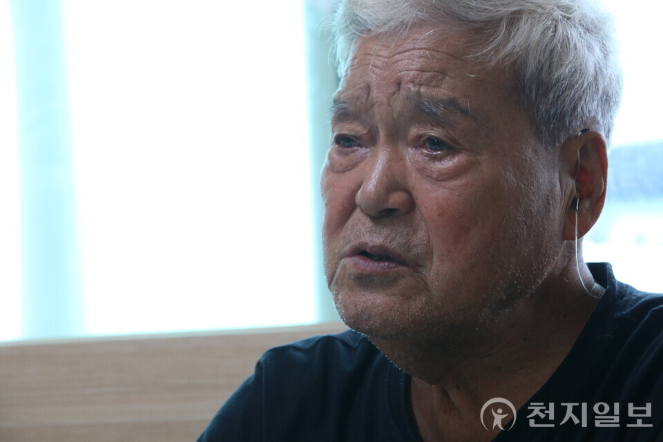 [천지일보=배다솜 기자] 정 위원장이 천지일보와 인터뷰를 하고 있다. ⓒ천지일보 2025.11.13.