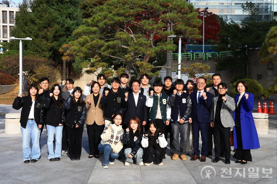 김민석 국무총리가 17일 오전 송미령 농식품부 장관과 함께 성균관대학교의 ‘천원의 아침밥’ 사업 현장을 방문했다. (제공: 국무조정실) ⓒ천지일보 2025.11.17.