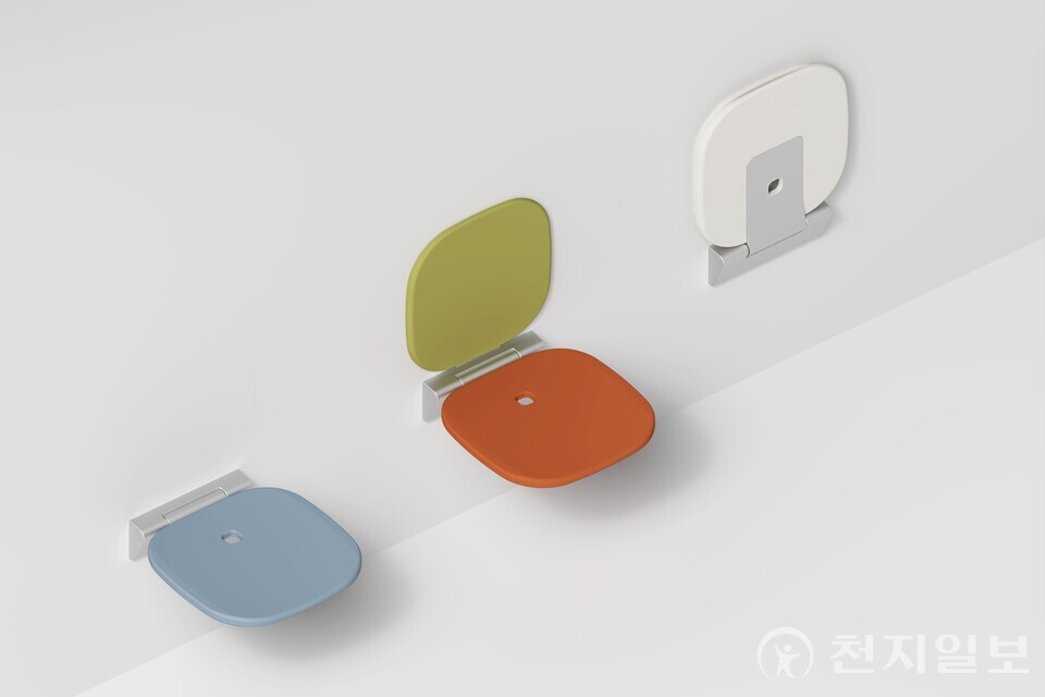 롯데건설이 지난 14일 ‘2025 굿디자인 어워드’에서 샤워의자 ‘엔젤시트’로 동상을 수상했다고 17일 밝혔다. (제공: 롯데건설) ⓒ천지일보 2025.11.17.